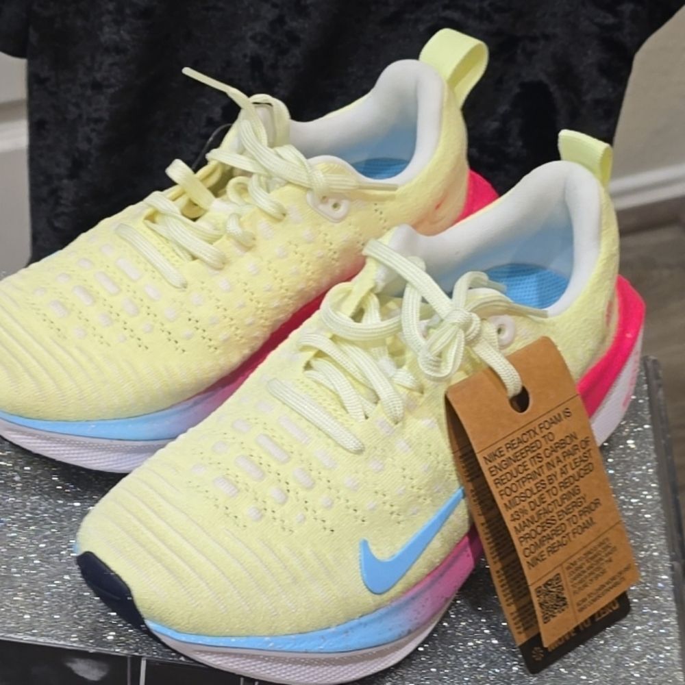 Nike InfinityRN 4 Sneaker- Barely Volt/Aquarius Blue/White Obsidian - Picture 9 of 12